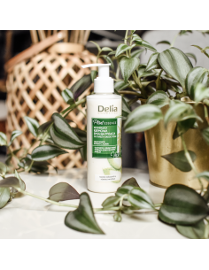Emulsja myjąca do twarzy i okolic oczu Plant Essence 2